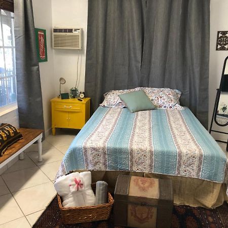 Private Room In The Heart Of Calle Ocho Miami Esterno foto